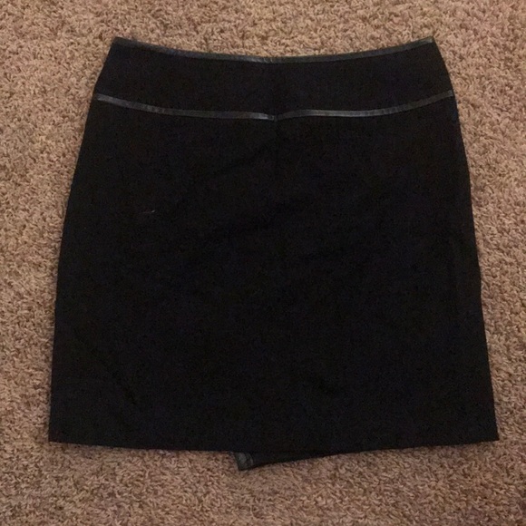 White House black market black with faux leather - Picture 3 of 4